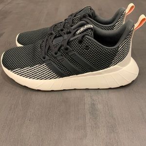 Adidas Women's Questar Flow Shoes